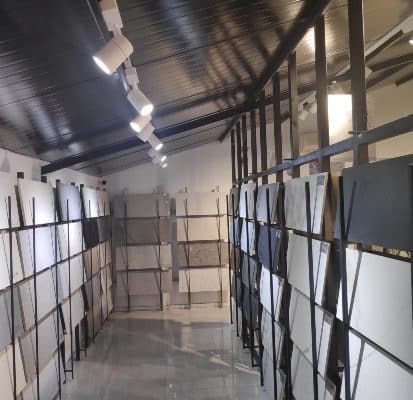 אולם התצוגה 'שיש אגם'