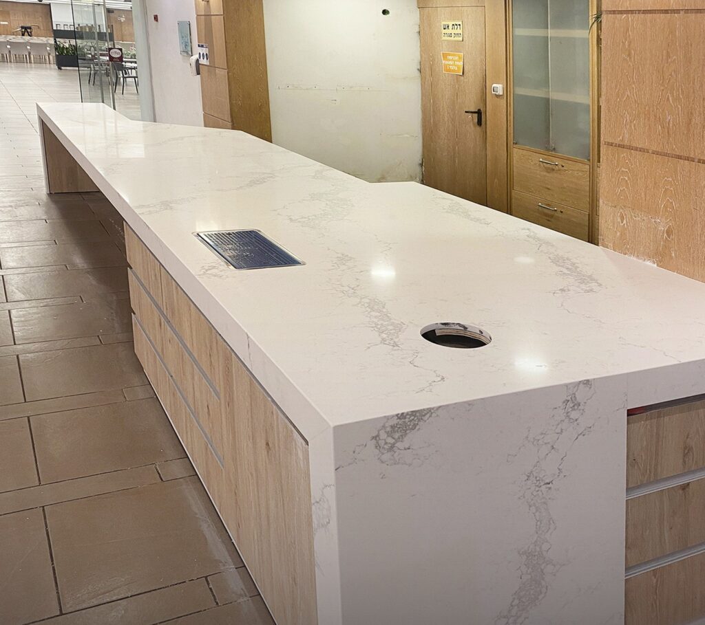 שיש קיסר לבן גידים אפורים