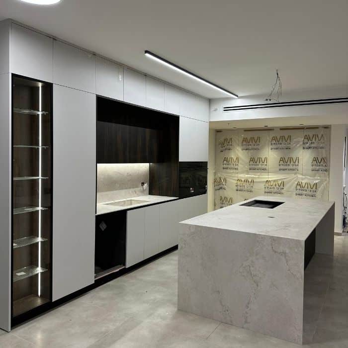 שיש אפור במטבח מודרני